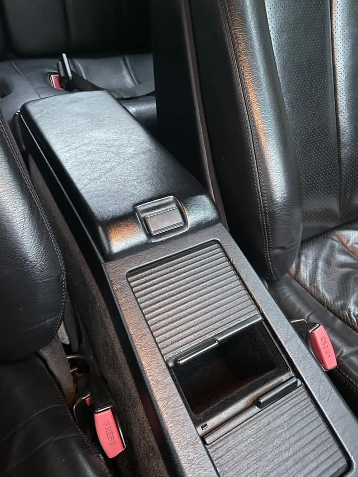 Mercedes-Benz R129 Armrest Lid Latch Button A1296830155 — view 9