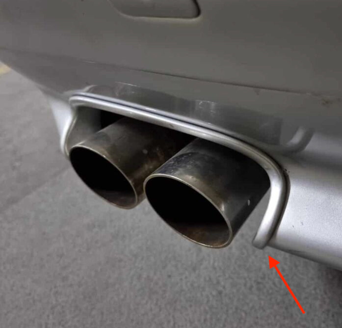 BMW B10 E39 Alpina Rear Bumper Exhaust Trim Primed (5100682) — view 5