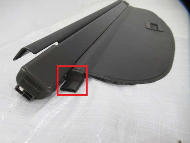 Renault Megane IV Trunk Roller Blind Guide Shelf Load Hook Black 770147444153 — view 4