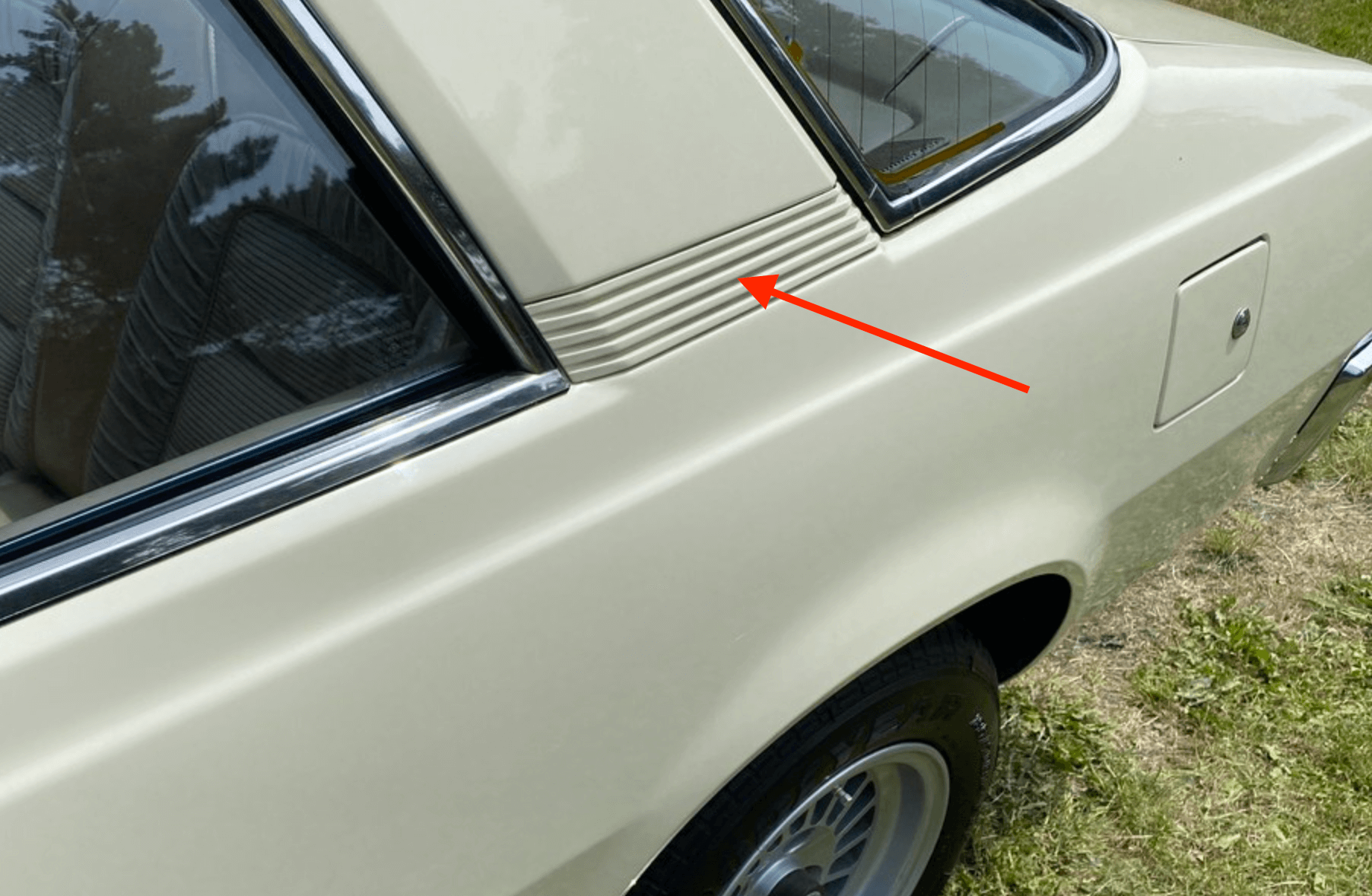 Mitsubishi Galant Lambda Sapporo Ii C-pillar Exterior Vent Trim Primed Left or Right — view 4