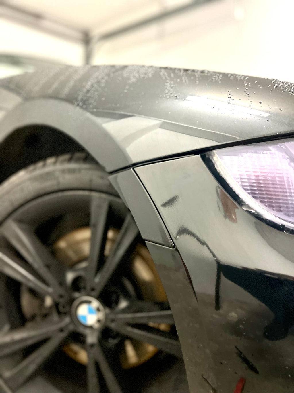 BMW Z4 E85 E86 Side Marker Trim Cover Set of 2 Left and Right Black Sapphire Metallic or Primed (63147162735 / 63147162736) — view 10