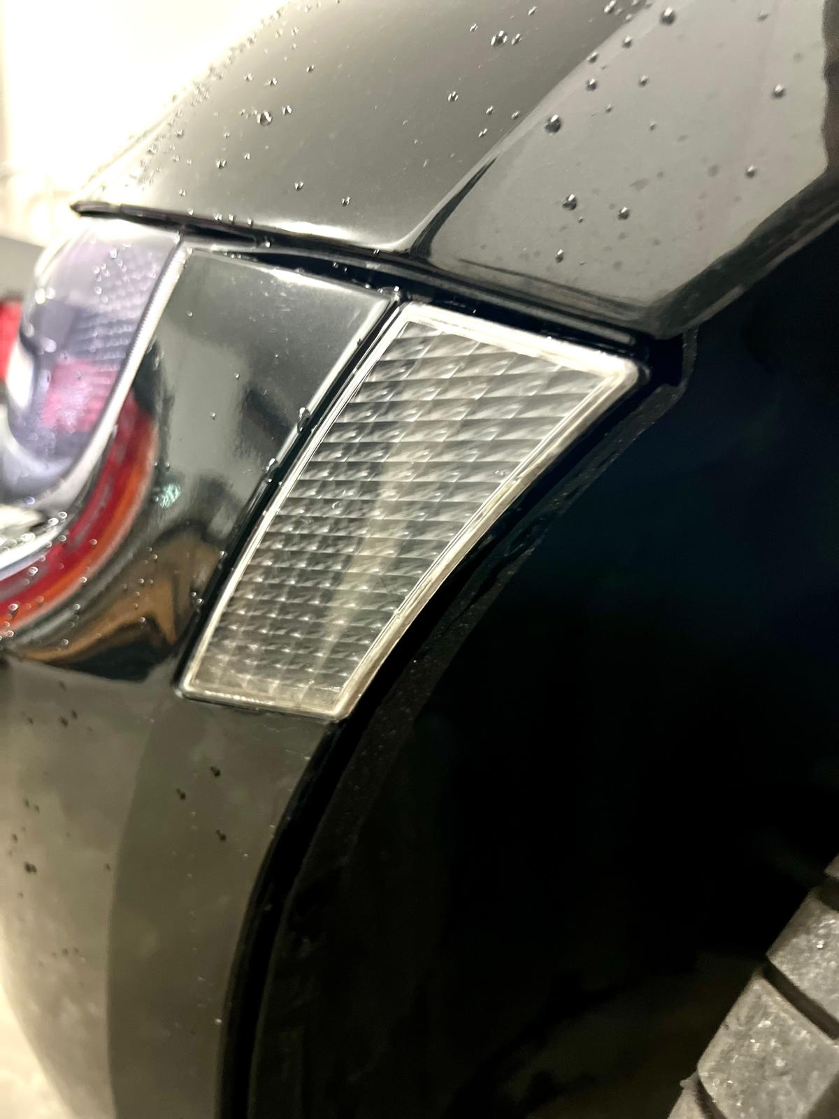 BMW Z4 E85 E86 Side Marker Trim Cover Set of 2 Left and Right Black Sapphire Metallic or Primed (63147162735 / 63147162736) — view 12