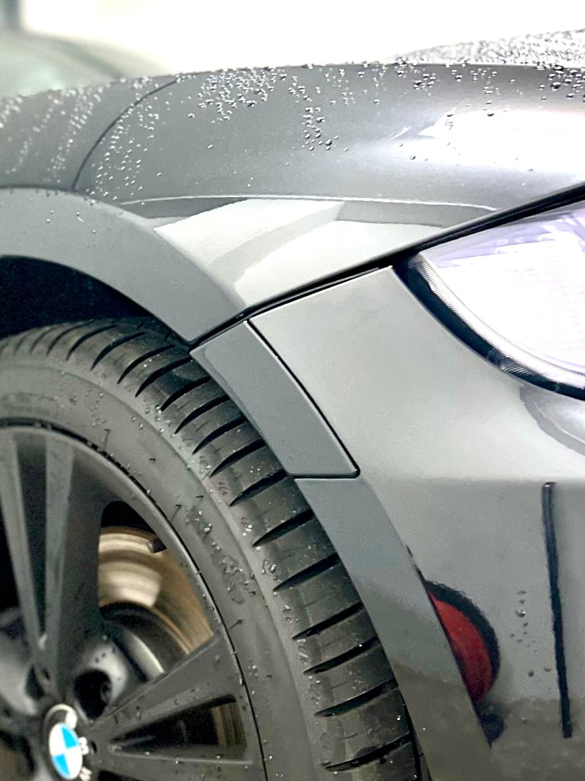 BMW Z4 E85 E86 Side Marker Trim Cover Set of 2 Left and Right Black Sapphire Metallic or Primed (63147162735 / 63147162736) — view 8