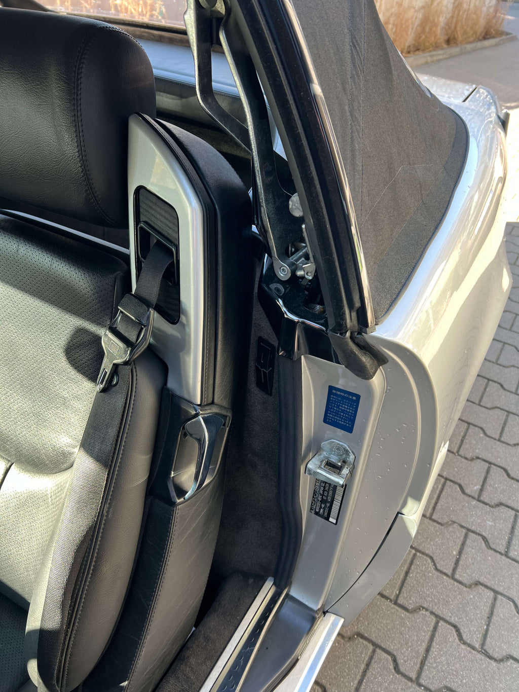 Mercedes-Benz R129 Seat Belt Cover Left or Right All Exterior Colours with Eco Leather Strip (A1299101739 / A1299101839) — view 5