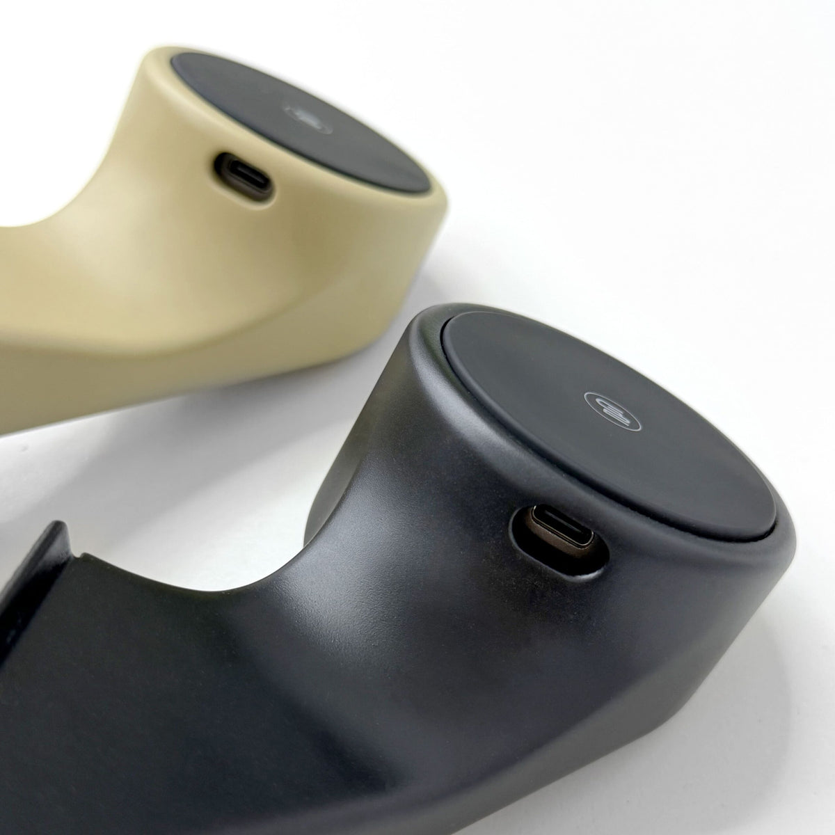 Mercedes-Benz SL R129 Custom Wireless Charger & MagSafe Leather Phone Holder LHD or RHD All Colours — view 10