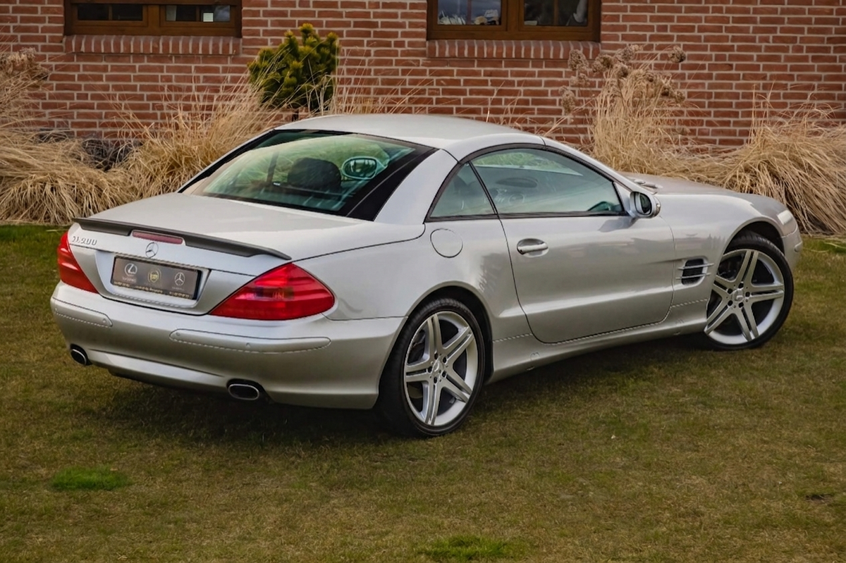 Mercedes-Benz SL R230 Custom Tailgate Ducktail Exterior Colours — view 4