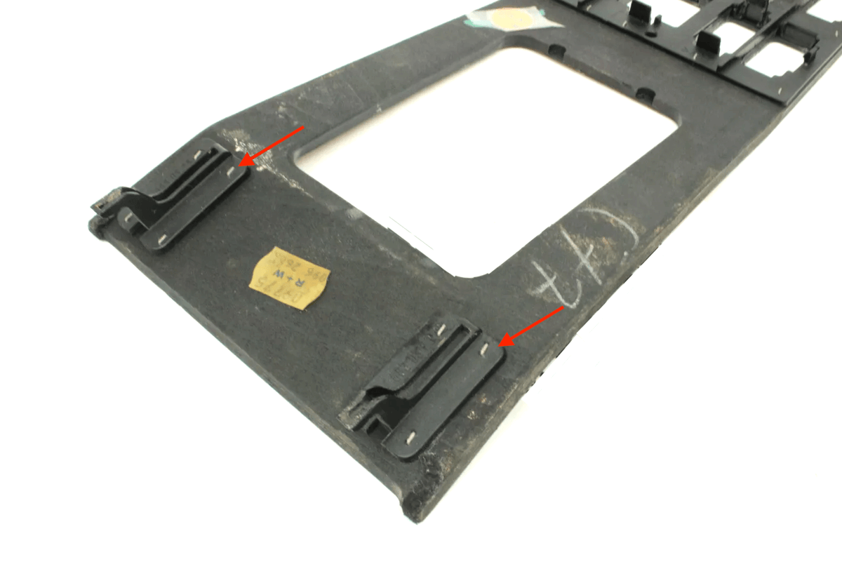 Mercedes-Benz W124 Repair Kit for Centre Console Trim Bracket Set of 2 Black (A1246830323) — view 4