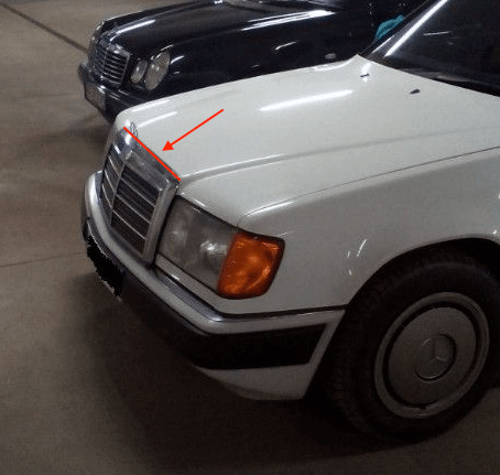 Mercedes-Benz W124 Grille Rubber Insert (A1248880097) — view 4
