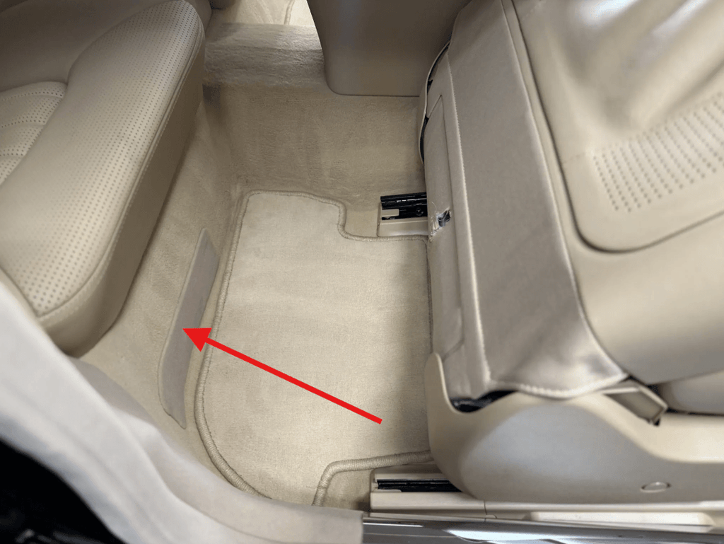 Mercedes-Benz W215 Rear Interior Under Seat Fuse Box Cover Cremebeige — view 5