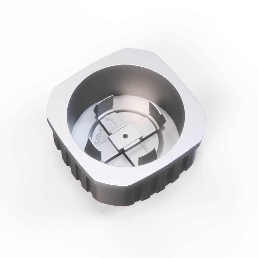 Nissan 260Z 280Z Center Wheel Cover Cap Hub (40343N4700) — view 4
