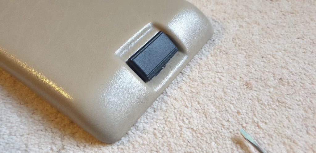 Mercedes-Benz R129 Armrest Lid Latch Button A1296830155 — view 10