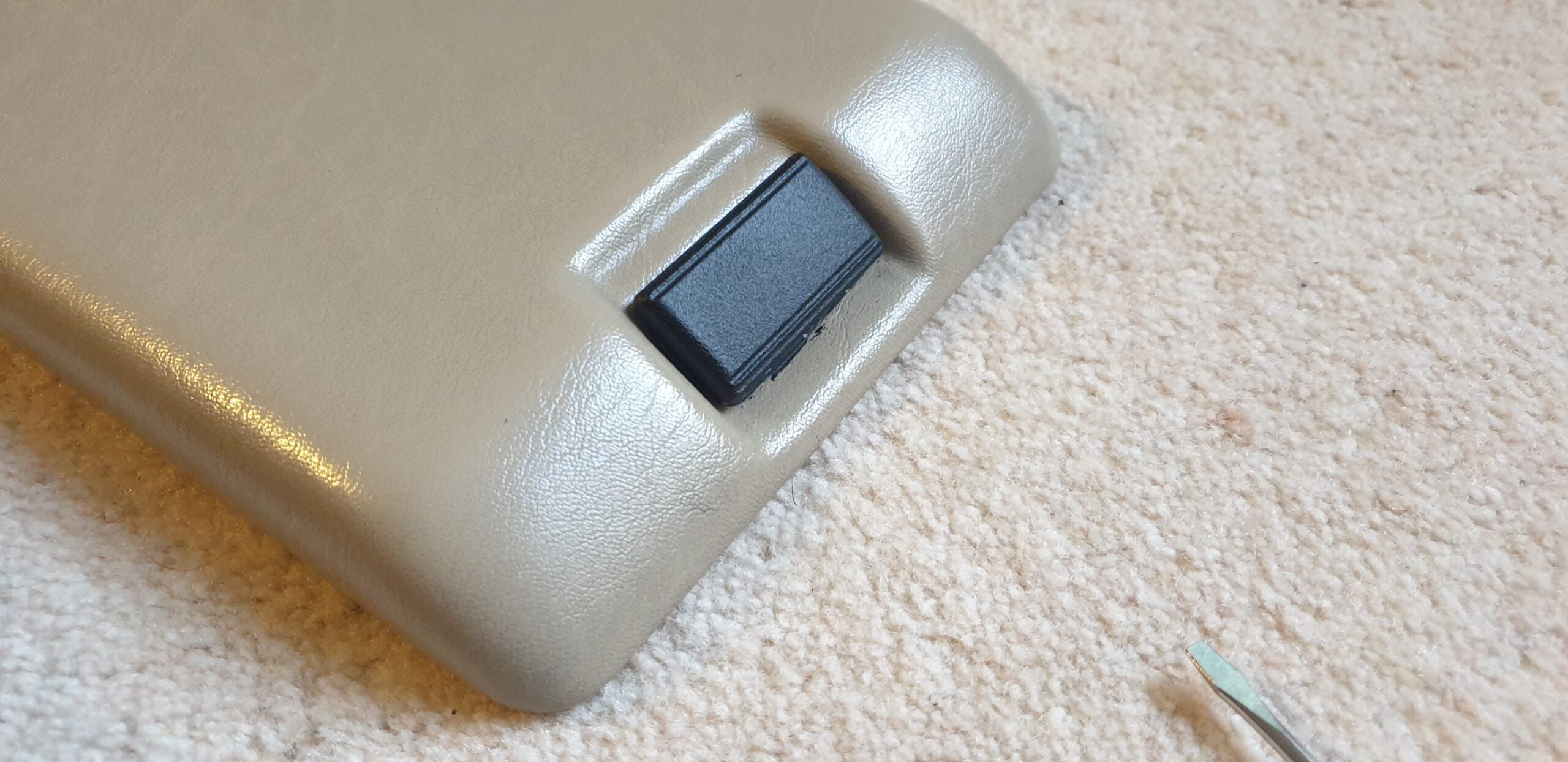 Mercedes-Benz R129 Armrest Lid Latch Button A1296830155 — view 10