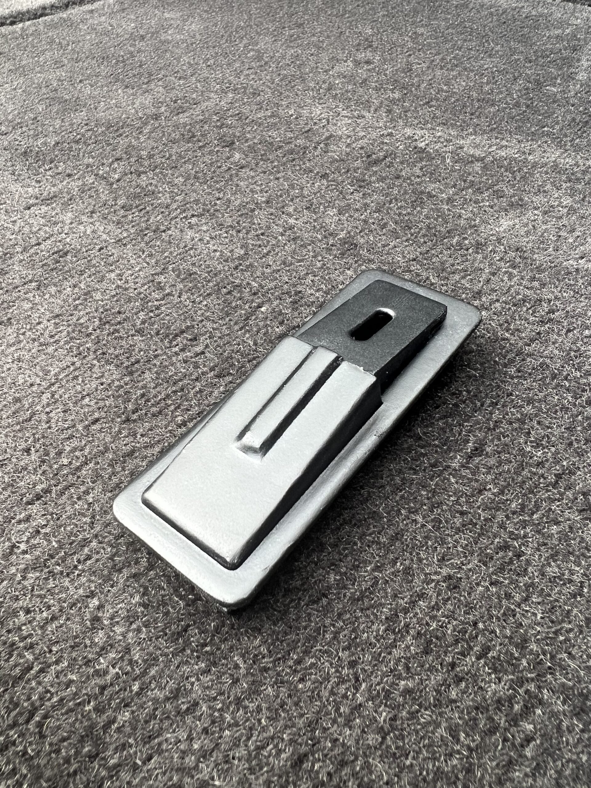 R129 Hardtop Defrost Plug Cover Mercedes-Benz A1296920000 — view 6