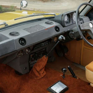 Range Rover Classic – Centre Dash Speaker Cover Trim For Early Hard Type Dashes 391301 — view 3