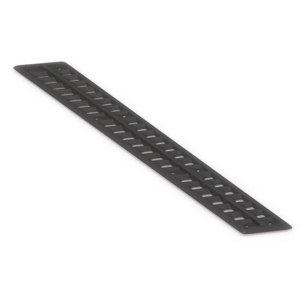 Saab 900 Rear Body Side Panel Vent Black 825151 825152 Left or Right (8287179 / 8287187)