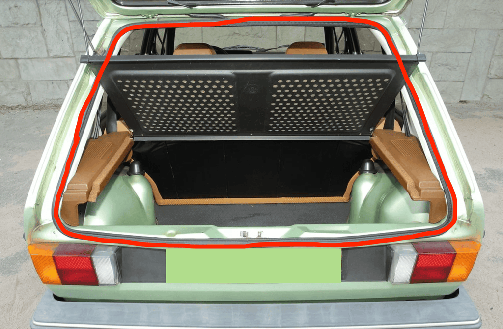 Volkswagen Golf Mk1 80 Avant Rubber Trunk Seal Weatherstrip (321827705A)
