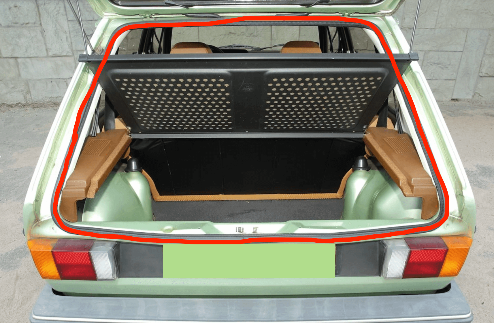 Volkswagen Golf Mk1 80 Avant Rubber Trunk Seal Weatherstrip (321827705A)