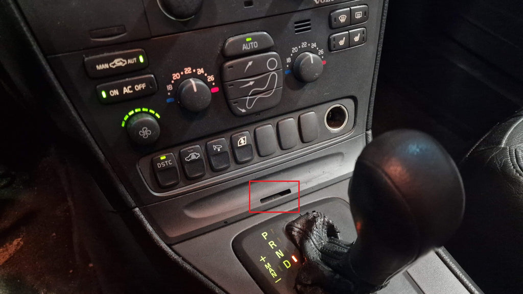 Volvo V70 Lower Dashboard Accessory Retainer Clip Black (08650365) — view 5
